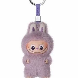 Labubu Pin for Love (M) - Unopened